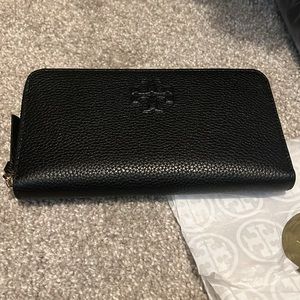 new with tags Tory Burch wallet 💳